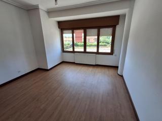 Pis a Arcos (Los). Venta de amplio piso exterior en los arcos, navarra