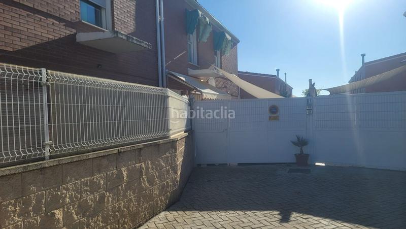 Foto f1f61f69-9643-4182-8126-95ce9f4f390c. Chalet mit heizung parking in Yunquera de Henares