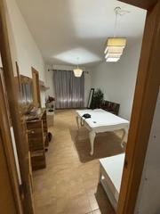 Appartement à Las Trescientas-San Francisco-Ciudad Vergel. Amplio y acogedor piso en elda, alicante con plaza de garaje