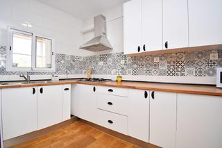 Maison à Fondón. Casa unifamiliar en venta  oportunidad de inversión con tres viv