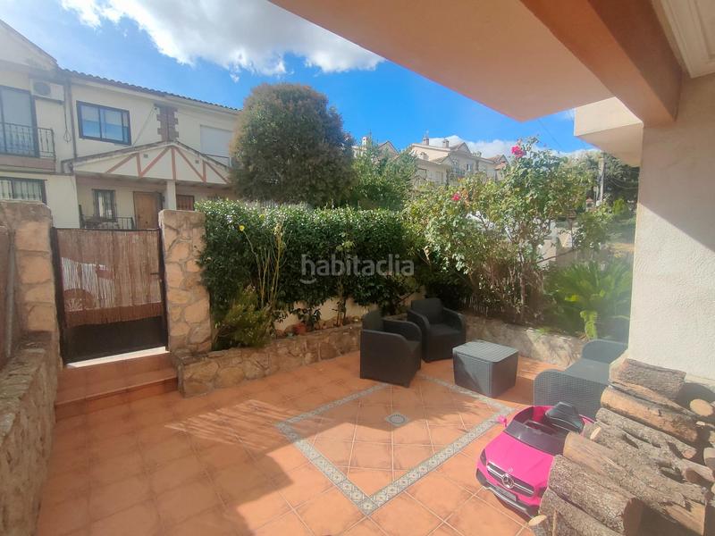 Foto 5cc91e61-9afb-49c0-9256-040054393cb9. Maison jumelée avec parking piscine dans Guadalix de la Sierra