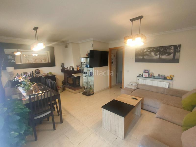 Foto ee65b75a-45b9-4c1b-828e-3ae1cb4d2847. Maison jumelée avec parking piscine dans Guadalix de la Sierra