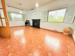 Chalet in Escalona. Chalet independiente en urbanización tranquila de escalona, tole