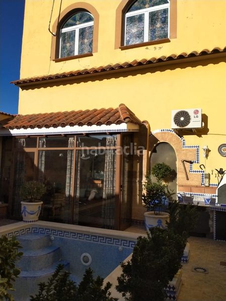 Foto aa7e932c-d47f-43ad-b92a-d671137c68cd. Casa adossada amb calefacció aparcament piscina a Albacete