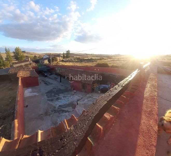 Foto d299f7a2-ca20-4eeb-b04e-d99c8adedda7. Masia amb aparcament a Villar de Argañán