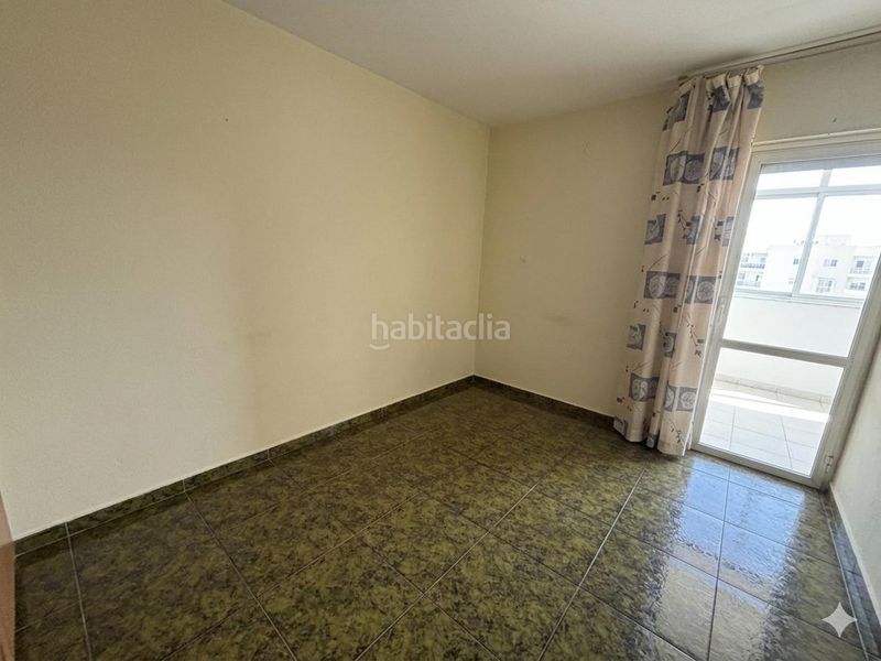 Foto dfac9cd3-bd25-49bb-8871-a431c83762c7. Piso en Palomeras Sureste Madrid