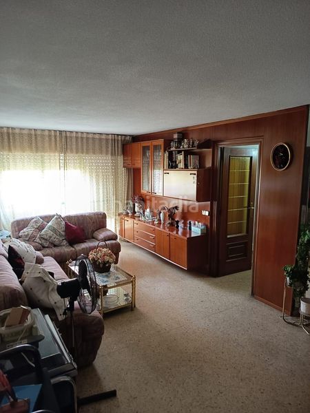 Foto 3916c22c-8589-4c0a-ae1d-370f14e08000. Piso en Lucero Madrid