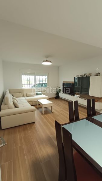 Foto c04edff4-f586-4570-8964-3fd96c8c0600. Casa pareada en Novés