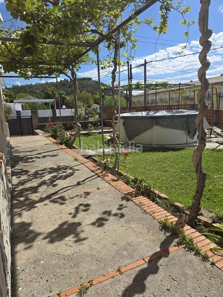 Foto a1beb321-b9ba-435b-8cbe-b39220614502. Xalet amb piscina a Viver