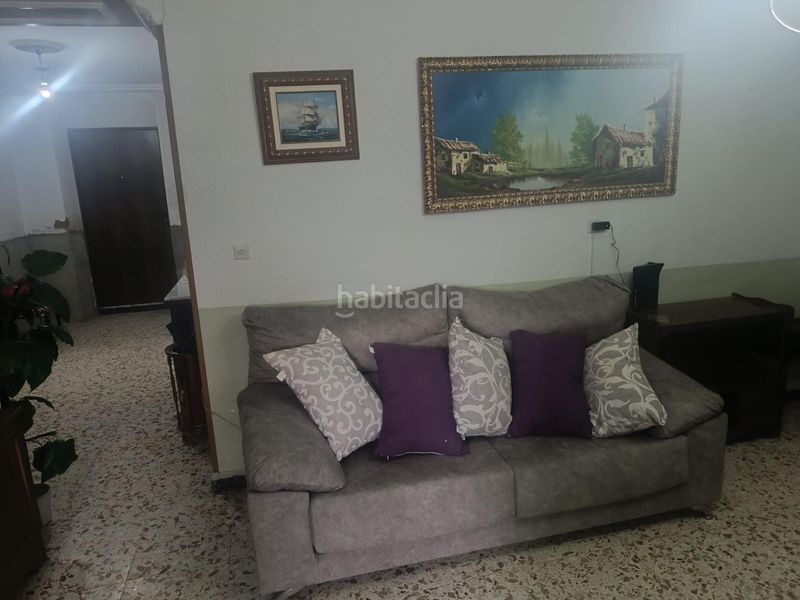 Foto f2720bbc-0ced-407f-9023-c59916aa080b. Casa adossada amb aparcament a Hellín