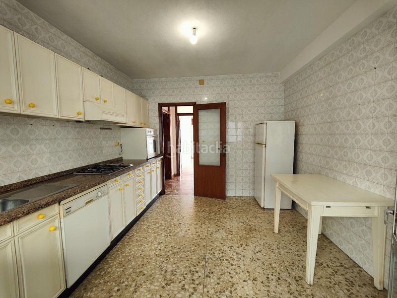 Foto ce764194-6bfe-4130-823c-ed89dbf17f31. Piso en Rianxo