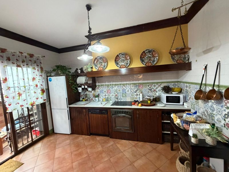 Foto b7b8db89-3b06-4e98-8f5d-3a9770c2291e. Casa adossada a Lepe