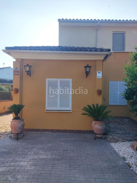 Foto cd4575f3-41c4-4cef-bda6-5c75a024384e. Casa adossada amb calefacció aparcament piscina a Córdoba