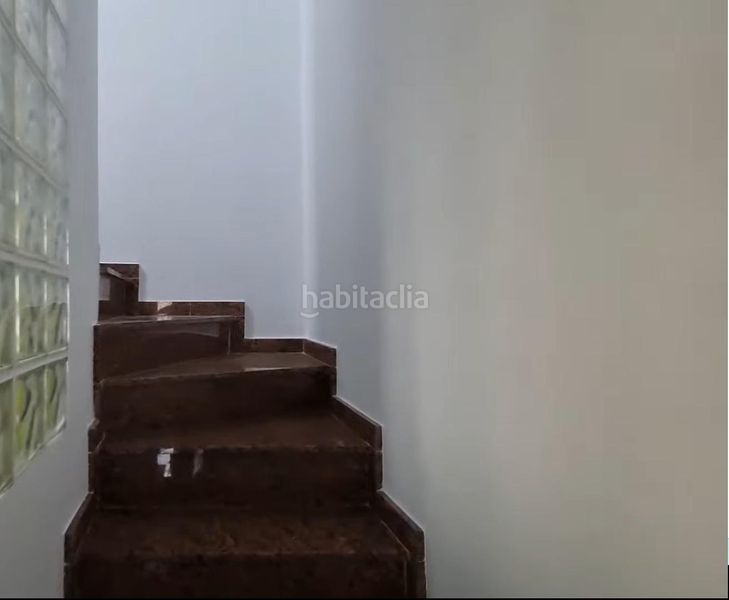 Foto 2319a692-321d-4a8f-a951-f6bd586c79cf. Casa adossada a Ador