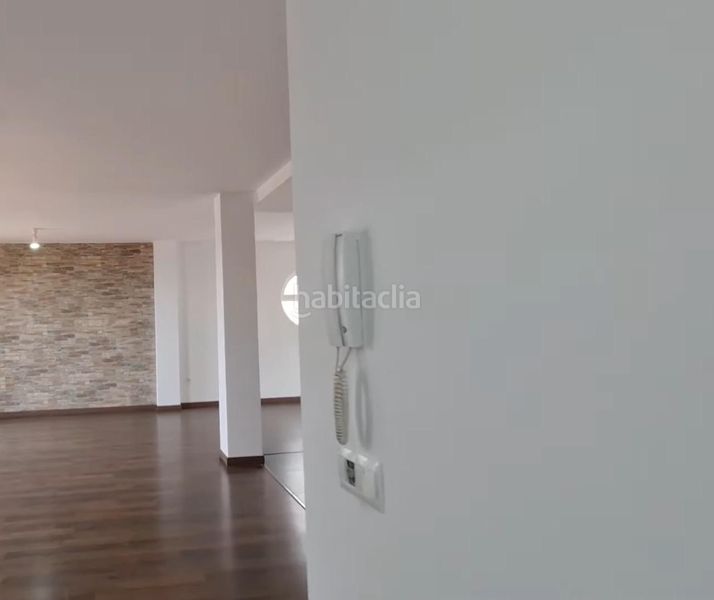 Foto 661b2257-d5bc-4554-9bda-8345464023de. Casa adossada a Ador