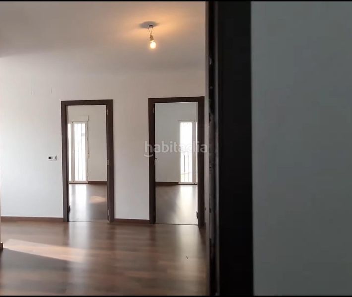 Foto ecbb944a-2af3-416f-bc26-e8a517066511. Casa adossada a Ador