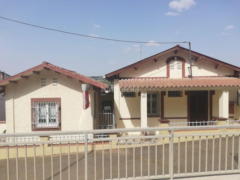 Foto f0ce80d7-ac80-478a-8d83-a3706106426b. Casa amb calefacció a Flix