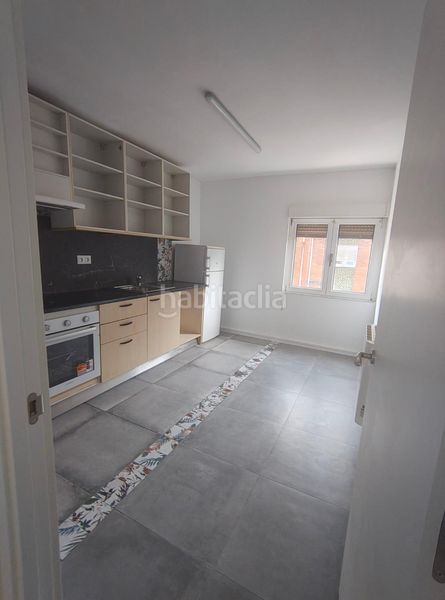 Foto 0c612864-f0da-4deb-9274-aaf9f512cc8f. Flat with heating in La Felguera Langreo