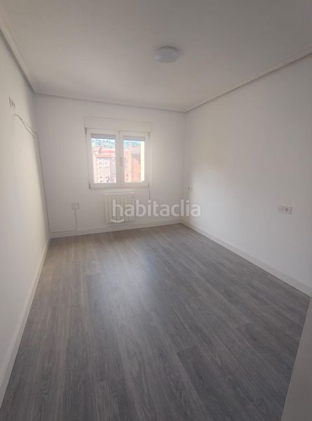Foto d21dd032-0ad0-465c-9774-2bbea214401c. Flat with heating in La Felguera Langreo