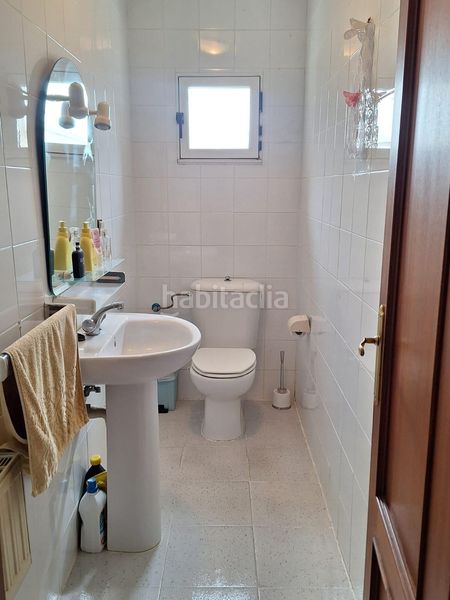 Foto a35e28c2-a8f7-4df5-a440-a7bc26db9465. Casa adossada amb aparcament a Villoldo