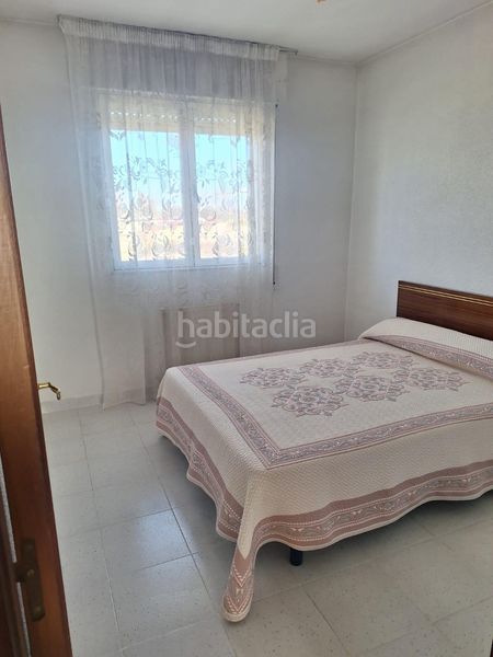 Foto b391713a-4109-4fc7-919a-f19242f460c5. Casa adossada amb aparcament a Villoldo