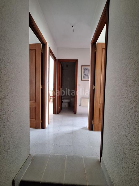 Foto b778c578-32ca-4d9e-a5cf-0fd91eaec697. Casa adossada amb aparcament a Villoldo