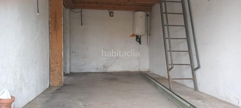 Foto f5d726dc-0da0-44e6-97ff-b02a95585b98. Casa adossada amb aparcament a Villoldo