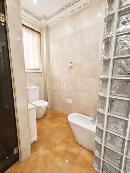 Foto f40d3945-ae8c-4932-a5dd-88ed405f9314. Xalet amb aparcament a Picassent