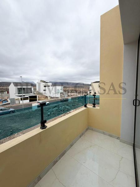 Foto 856b26ca-6a9f-4e44-8695-a7c2c9954665. Reihenhaus mit heizung parking in El Tablero San Bartolomé de Tirajana