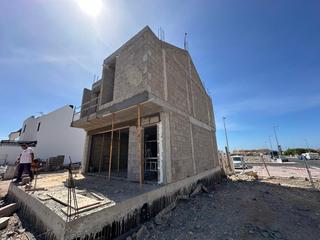 Casa adossada a El Tablero. Casa unifamiliar en construcción el tablero