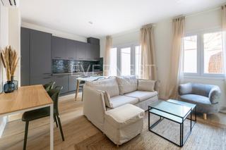 Alquiler Piso en Almenara-Ventilla. Moderno y acogedor bajo con terraza en tetuán