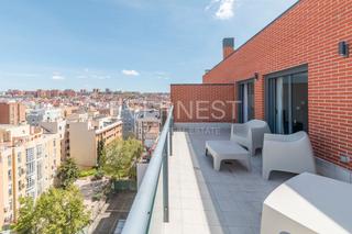 Lloguer Àtic a Adelfas. Luminoso ático con terraza y piscina en adelfas