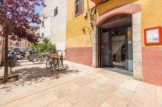 Miete Geschäftsraum in Centrevila. Local con encanto en c sant pere de vilanova i la geltrú