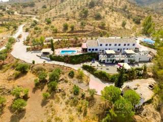 Edifici  Calle tolox. Excepcional hotel rural en venta. inversión asegurada.