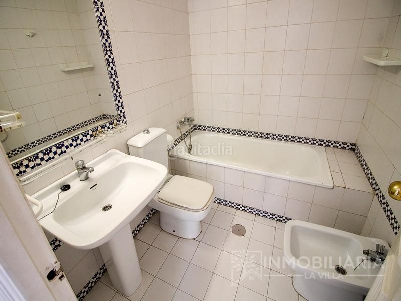Foto cdd2adae-dafe-48ac-bc7a-5f351f08f3f5. Piso gran piso con terraza y piscina en Castillo Sohail - Myramar Fuengirola