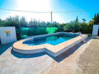 Masia  N/a. Gran finca con 3 viviendas, piscina y plantación de olivos en al