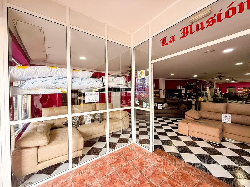 Foto fcabd876-7b66-4b79-9a21-45cb3c316388. Lloguer local comercial a Centro Alhaurín el Grande