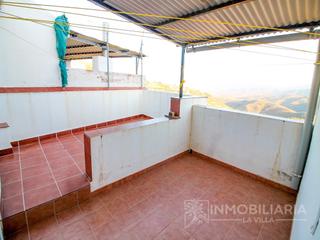 Maison  N/a. Casa con terraza, sótano y terreno en el centro de yunquera
