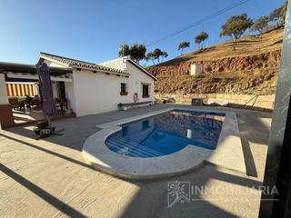 Masia  N/a. Finca legalizada con afo, vivienda de 3 dormitorios y piscina en