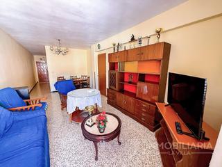 Appartement  Calle general rincon. Piso luminoso en tercera planta para reformar en coín