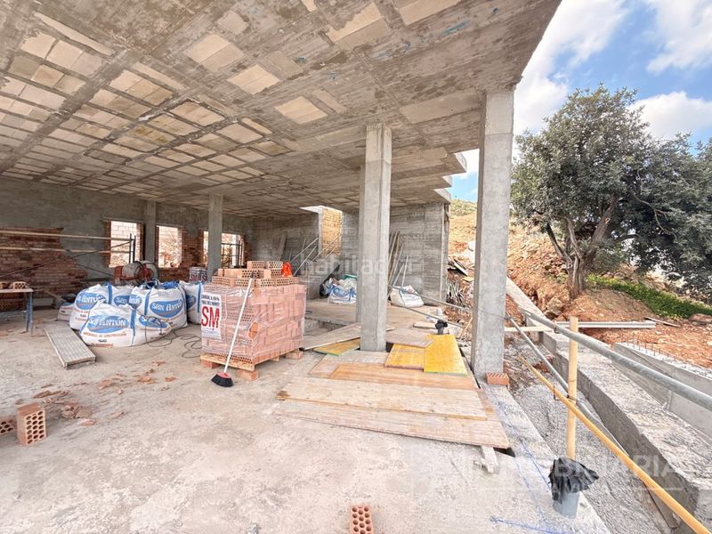 Foto 31f6548f-be13-41ef-aa72-48fd0a9bc531. Casa amb aparcament piscina a Coín