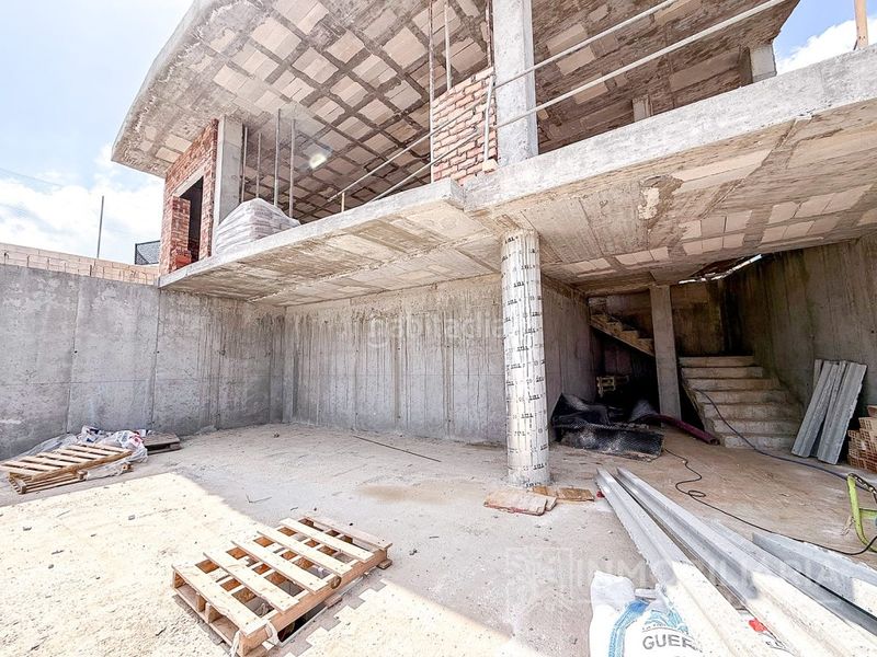 Foto 85c01dc0-d772-4a87-8ea9-995b50a41eb9. Casa amb aparcament piscina a Coín