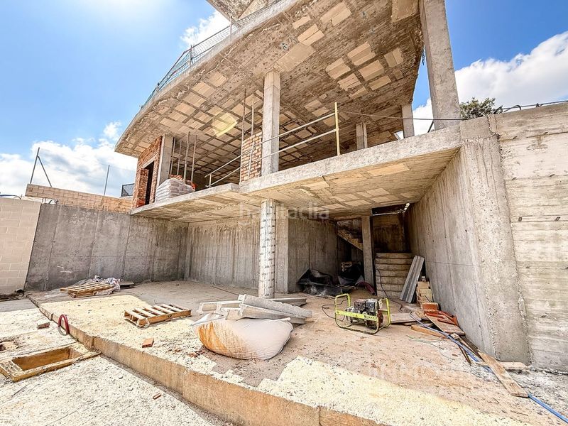 Foto c47d9a85-0d90-48d6-bfd9-30d9adb96107. Casa amb aparcament piscina a Coín