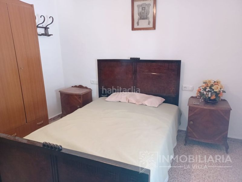 Foto 05219a23-3c07-4800-ab3f-fd922ddb6d35. Casa amb aparcament a Alozaina