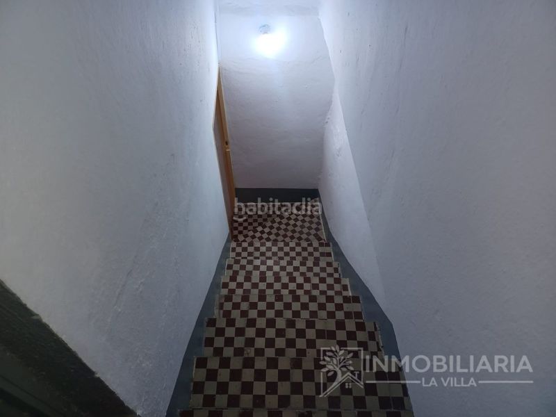 Foto 2afe3498-d942-4c2e-9145-989e58893a6f. Casa amb aparcament a Alozaina