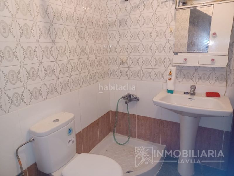Foto 774d3f0b-68c2-4b8c-b432-ea8ffb7fd544. Casa amb aparcament a Alozaina