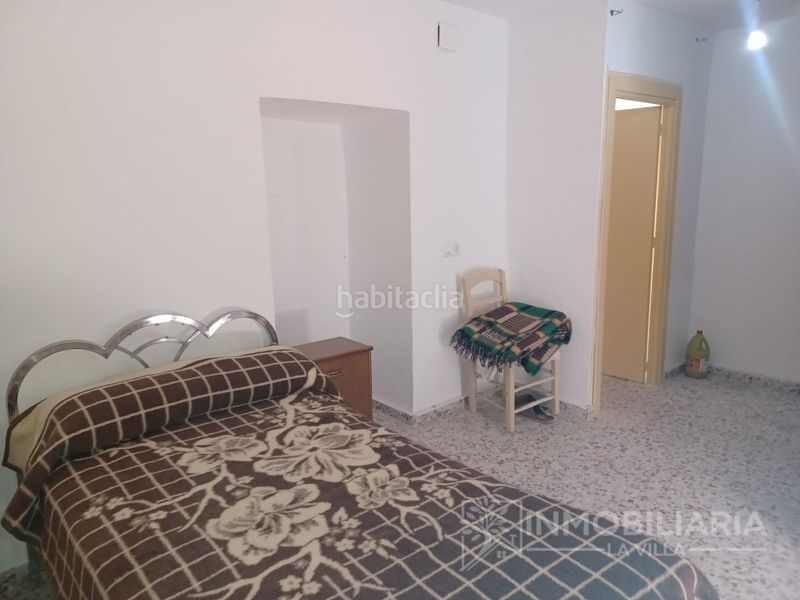 Foto 84dff4c3-e9be-4e3c-9e6b-e5357c1a42ab. Casa amb aparcament a Alozaina