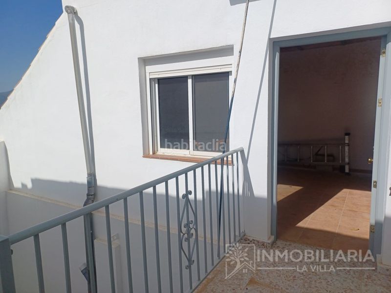 Foto b45ff901-3575-417c-b6d7-d5d0c164cde1. Casa amb aparcament a Alozaina