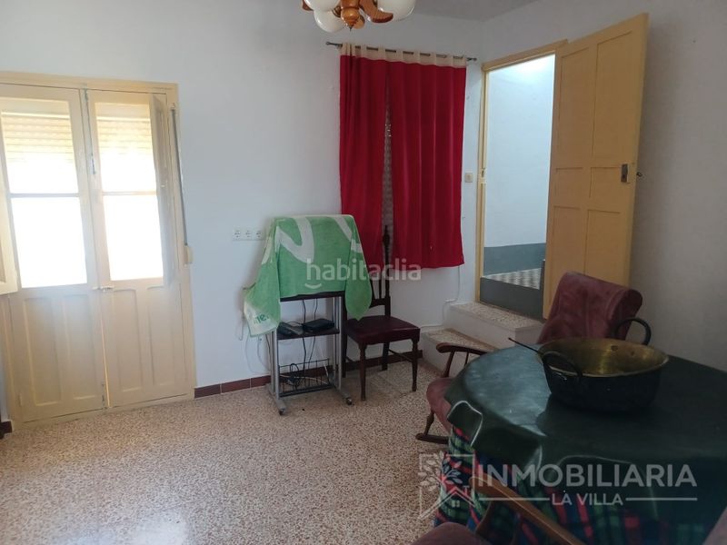 Foto c565048d-f377-463e-b31f-99a4661c4bc0. Casa amb aparcament a Alozaina