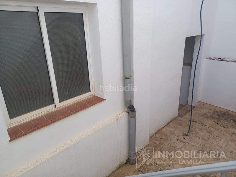 Foto cf3eda9f-5d2f-42aa-b8cd-1029bf0cd892. Casa amb aparcament a Alozaina